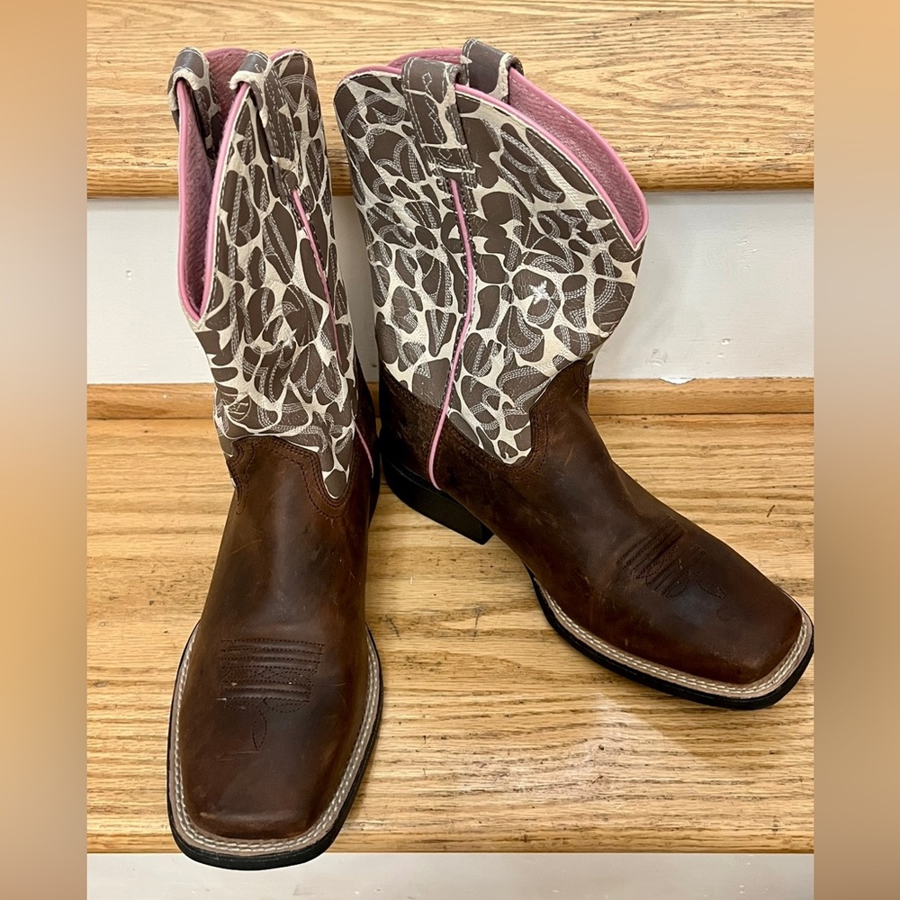 Girls Ariat Size 4 Cowboy Boot New without tags